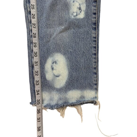 Calvin Klein Women's Classic Double Wash Distressed Jeans - Picture 7 of 7